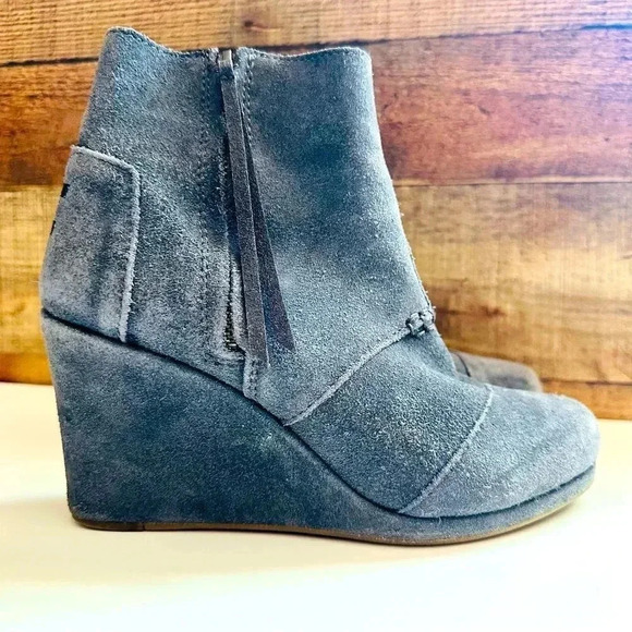 Toms Dark Gray Suede High Desert Wedge Booties - Picture 2 of 8